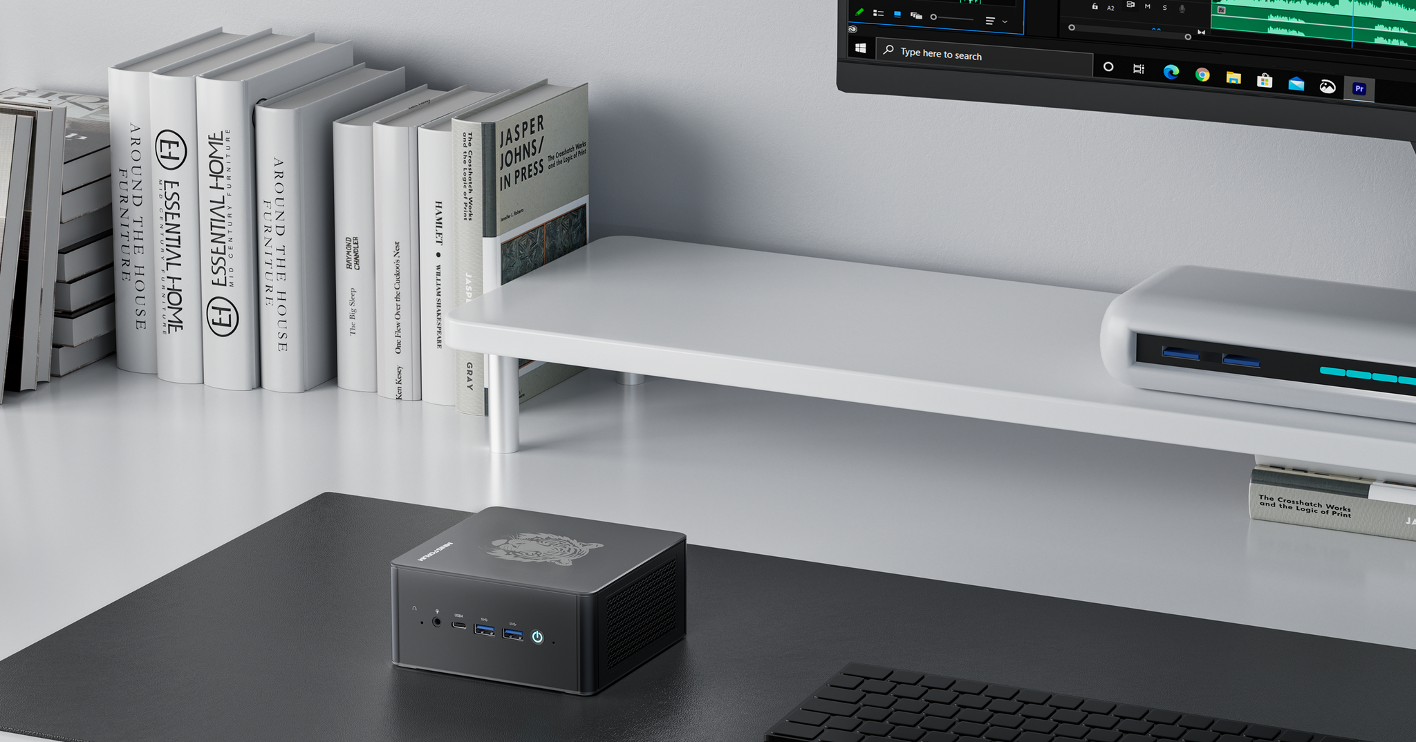 UM780XTXは最も充実したポートを備えているというが、何ができるのだろ