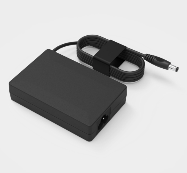 MINISFORUM ミニPC 本体と電源ケーブル 製品アクセサリー